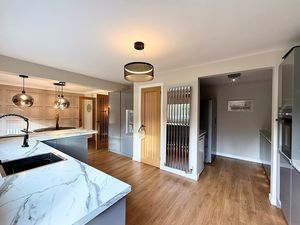 Photo 22- click for photo gallery